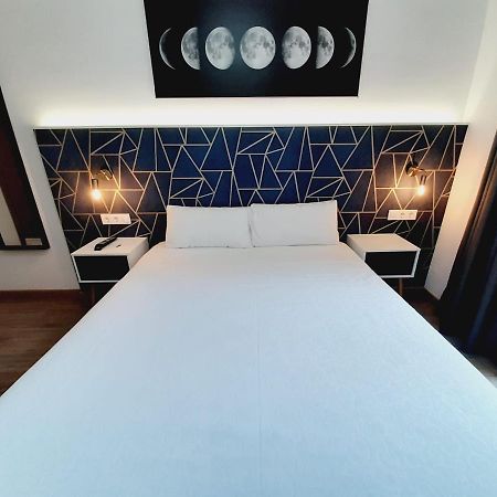 Hostal Laia By Gaiarooms Barcellona Esterno foto