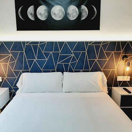 Hostal Laia By Gaiarooms Barcellona Esterno foto