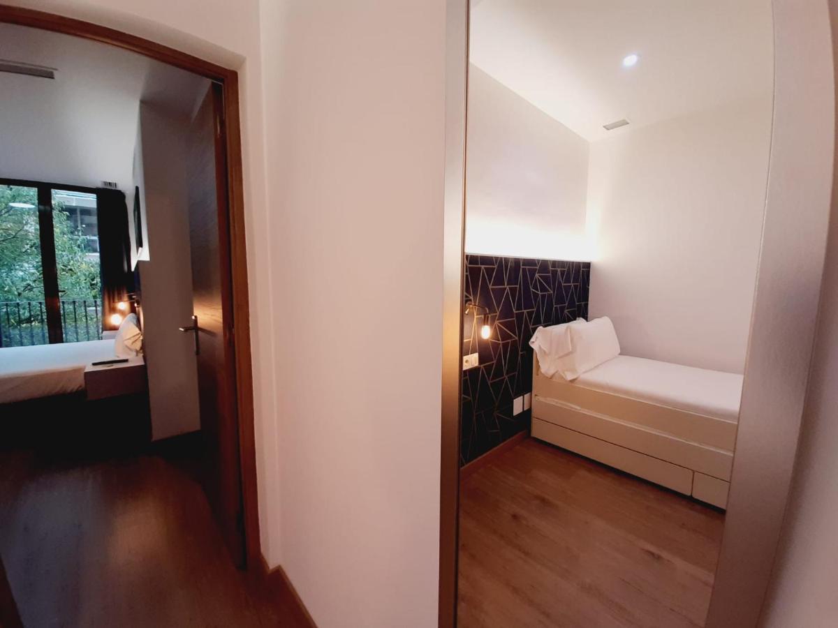 Hostal Laia By Gaiarooms Barcellona Esterno foto