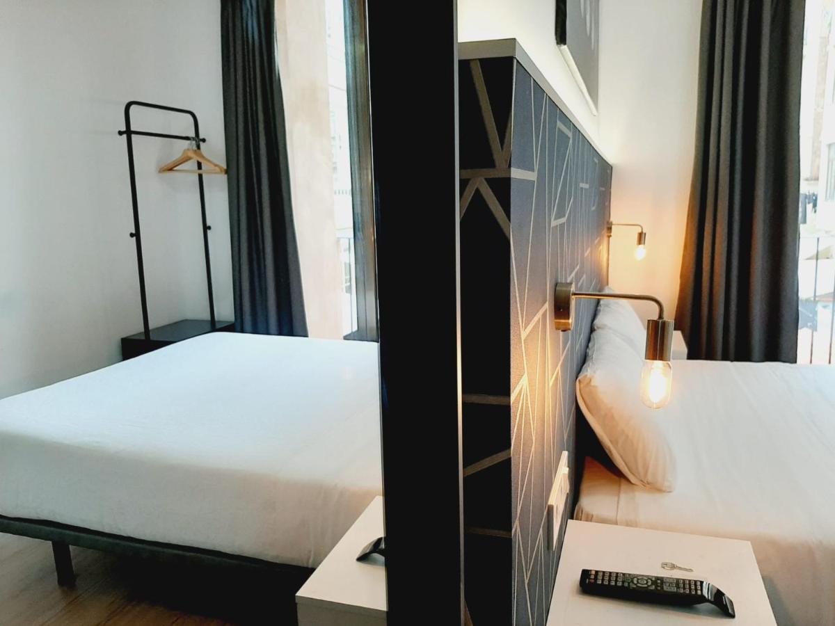 Hostal Laia By Gaiarooms Barcellona Esterno foto