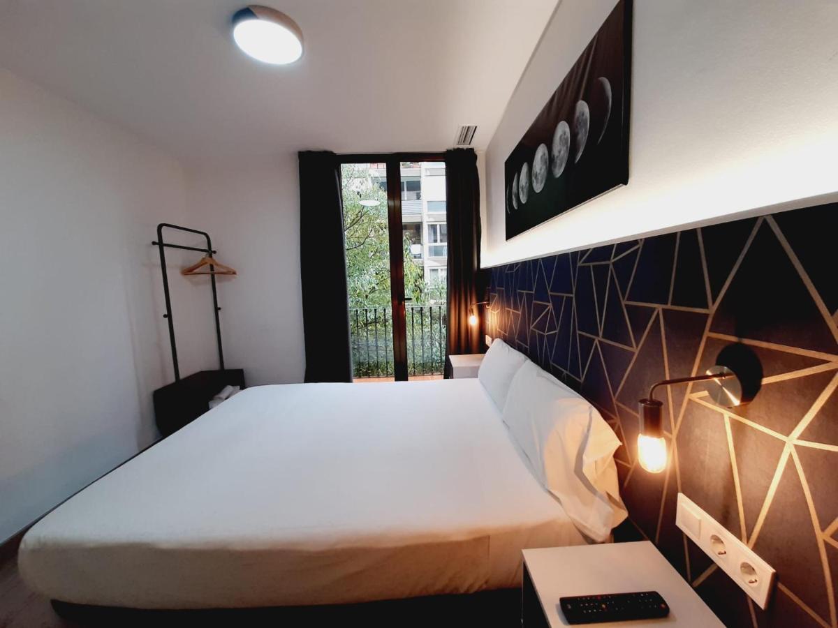 Hostal Laia By Gaiarooms Barcellona Esterno foto