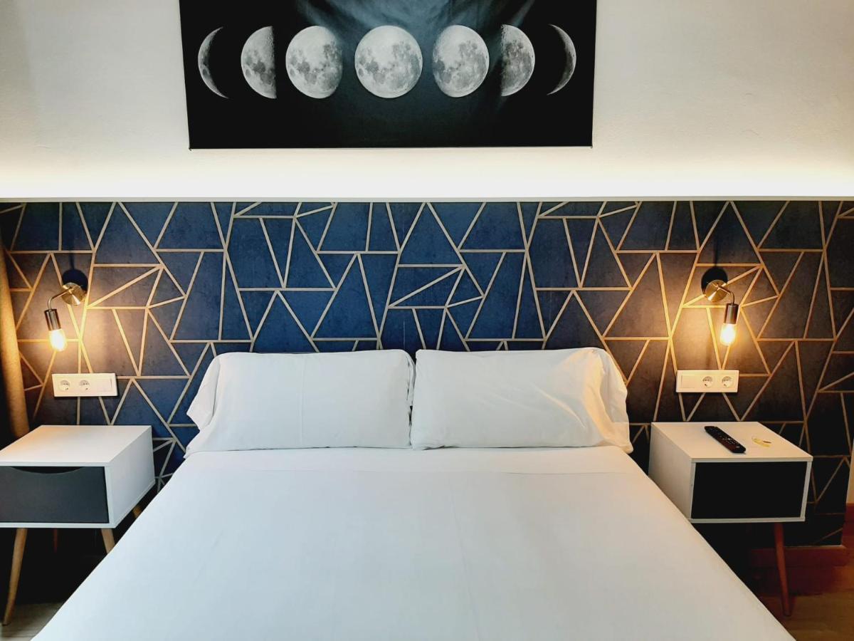 Hostal Laia By Gaiarooms Barcellona Esterno foto